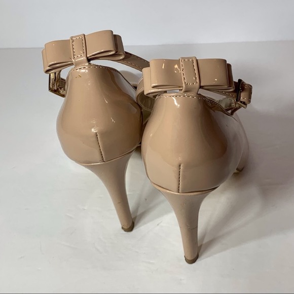 EUC Shoedazzle Ankle Strap‎ Classic Pointed Nude Heel With Bow Embellishment - Picture 3 of 6